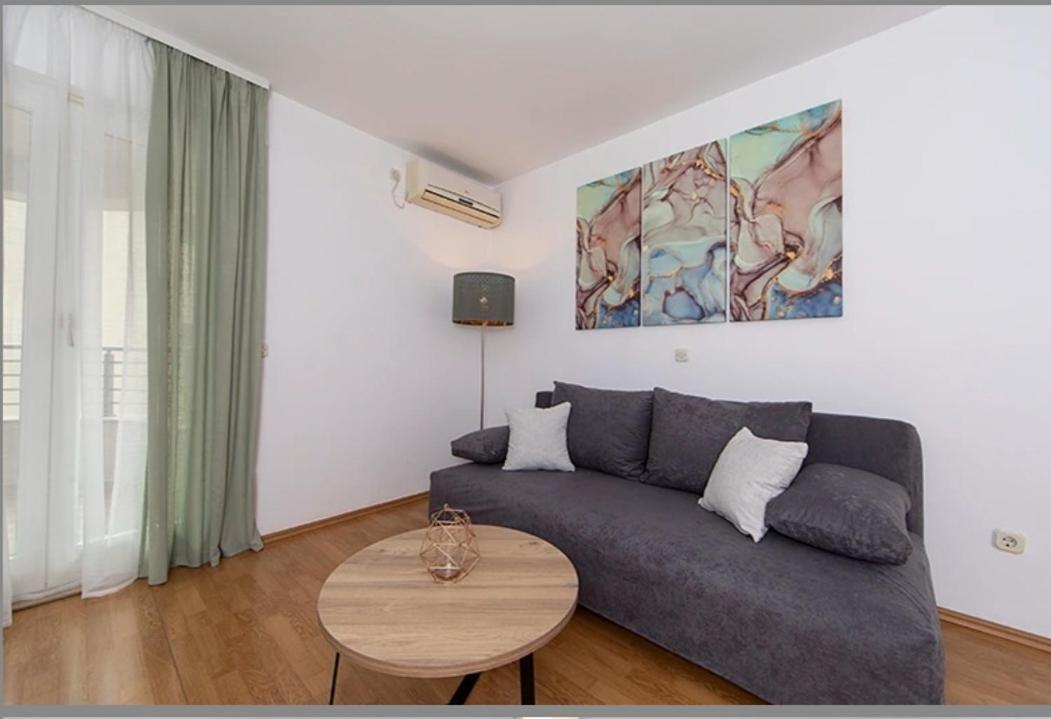 Ivmalu Apartments Tučepi Екстериор снимка