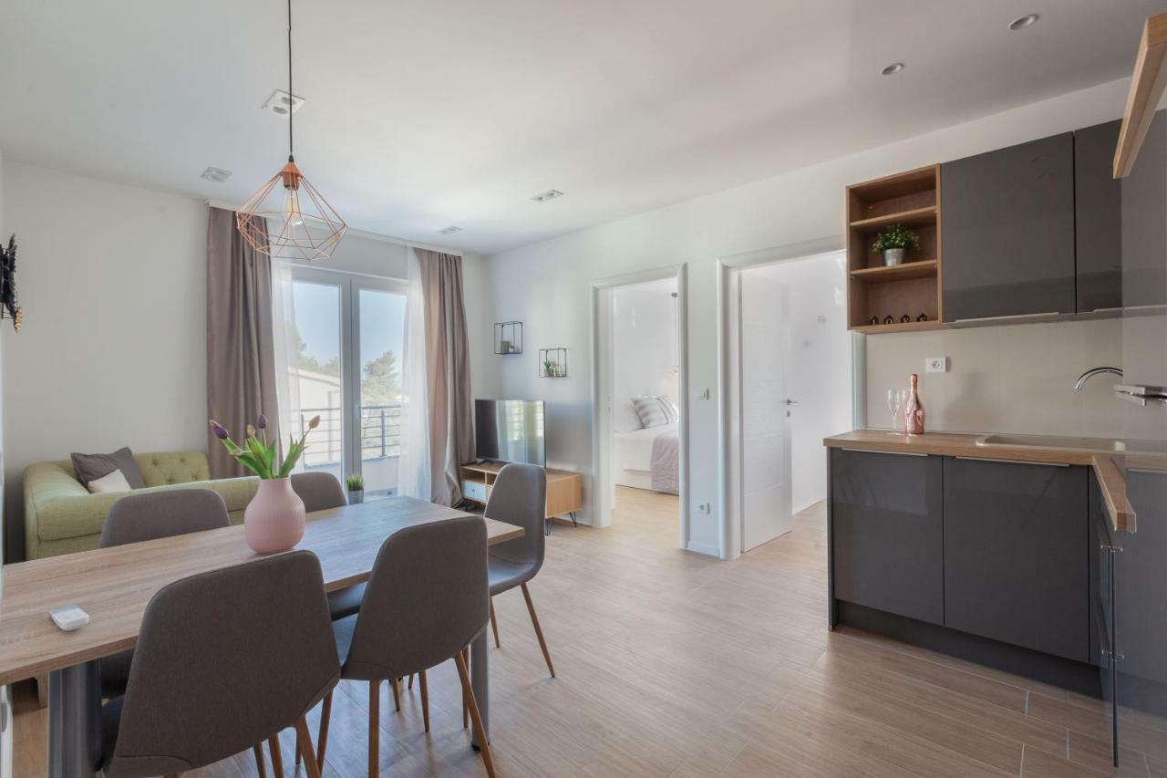 Ivmalu Apartments Tučepi Екстериор снимка