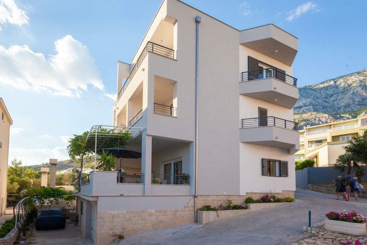 Ivmalu Apartments Tučepi Екстериор снимка