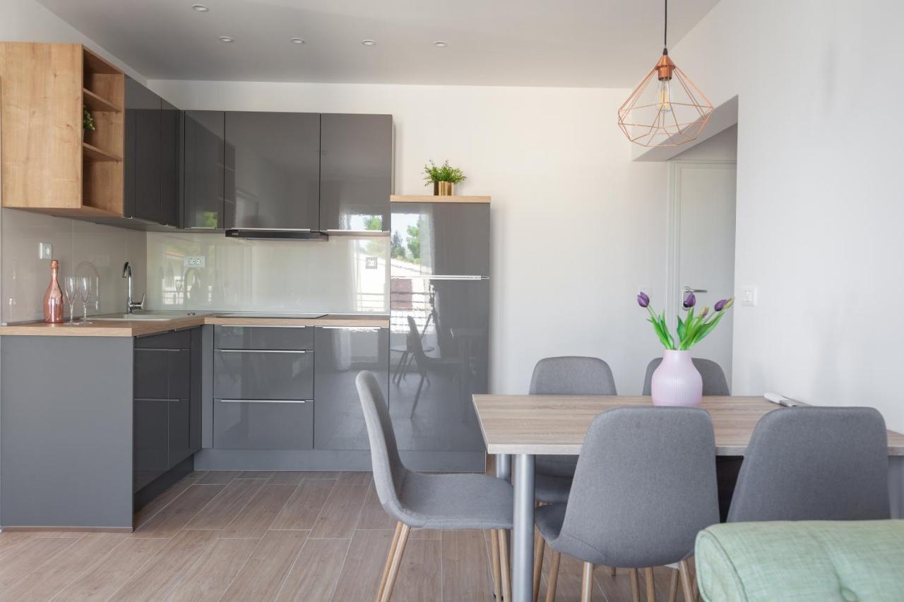 Ivmalu Apartments Tučepi Екстериор снимка